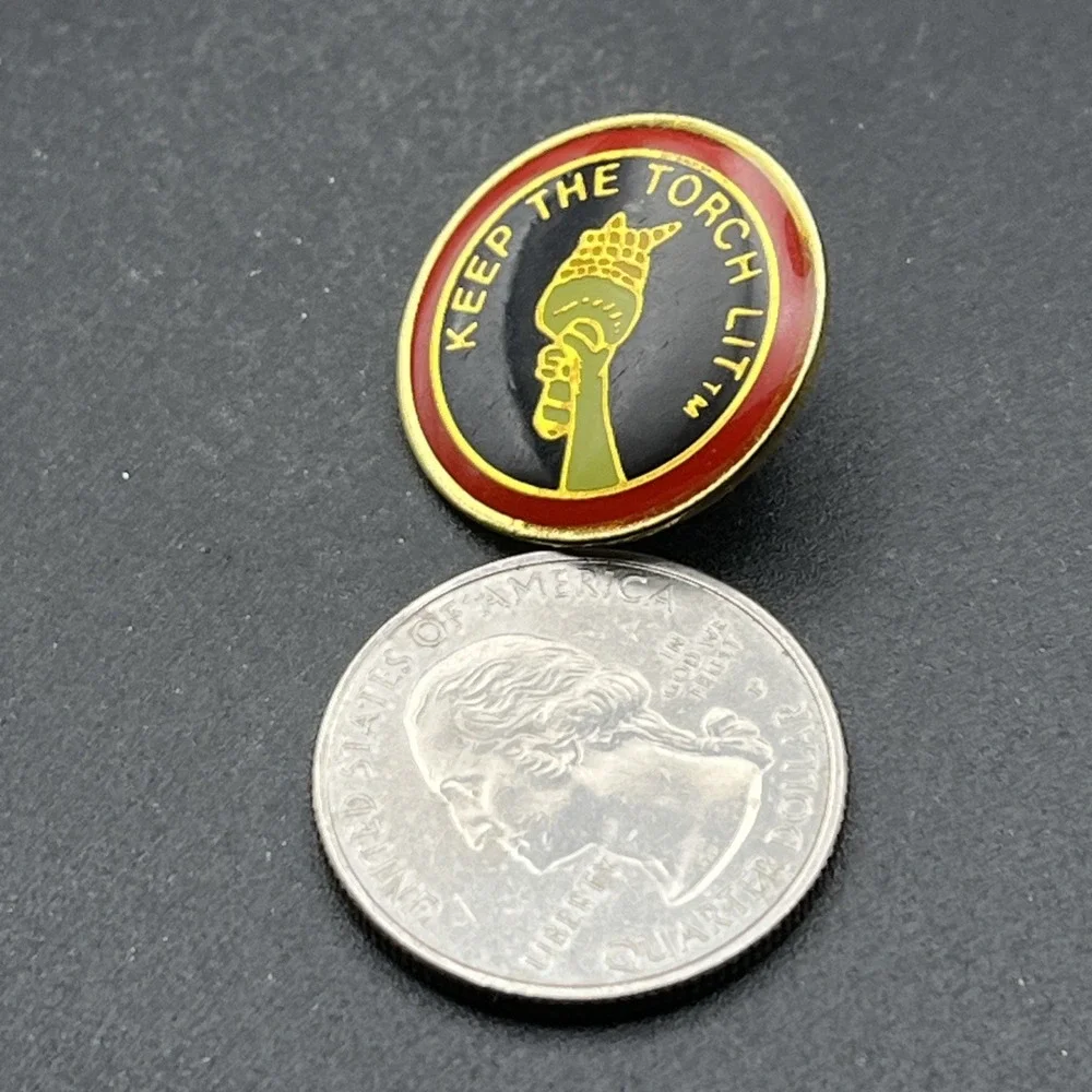 Keep The Torch Lit Statue‎ Of Liberty USA Lapel Hat Pin